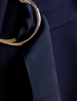 Платье-рубашка А-силуэта с поясом и карманами из плотного лиоцелла - Vilatte фото 5