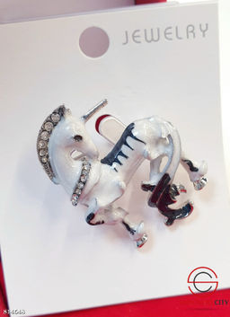 Брошь лошадь символ 2026 года