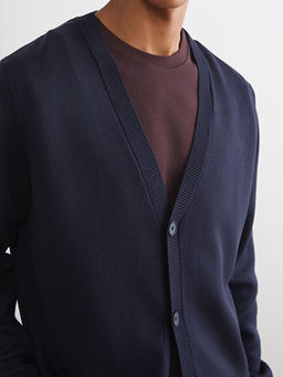 Standart Kal?p V Yaka Erkek Triko H?rka