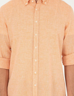 Оранжевая рубашка узкого кроя из смесового льна