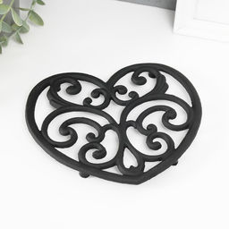 Фигурка чугун, подставка под горячее «Ажурное сердце», 16×17×1.5 см