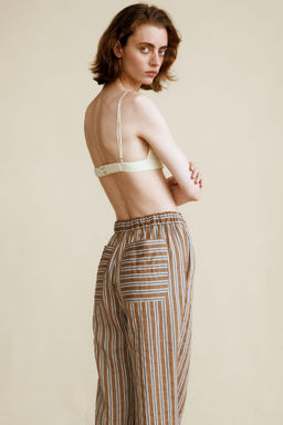 PANTAL?N RAYAS CON LINO CREATED BY CARAMEL LONDON X ZARA / Chocolate