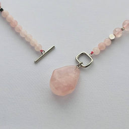 Колье с кулоном из Розового кварца