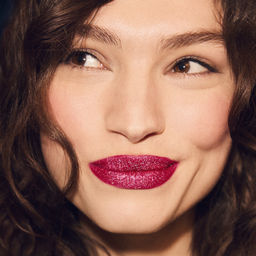 Жидкая губная помада с эффектом сияния THE ONE_красный - Oriflame фото 5