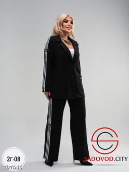 Костюм трикотажный в стиле спорт-шик