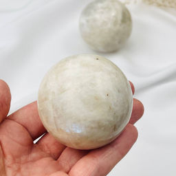Шар из Лунного камня