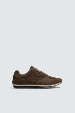 CASUAL LEATHER TRAINERS