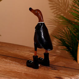 Сувенир «Утка в чёрном», 27 см, дерево