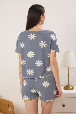 Trendyolmilla Sar?-Cok Renkli Cicekli ve Cizgili Baby Overlok Detayl? Sortlu Orme Pijama Tak?m? THMSS25PT00205 фото 11