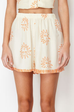 Trendyolmilla Ekru-Lacivert Gunes Desenli Viskon Sortlu Dokuma Pijama Tak?m? THMSS24PT00009  фото 6