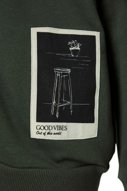 TRENDYOL MAN Siyah Oversize/Genis Kesim Bisiklet Yaka Sanat Tema Aplikeli Ici Polarl? Sweatshirt TMNAW24SW00038 - Trendyolmilla фото 7