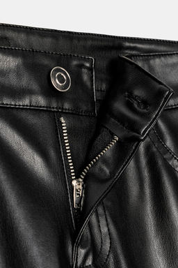 FAUX LEATHER LOW-RISE TROUSERS - Zara фото 6