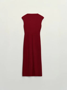 Платье миди приталенного кроя / Zarina