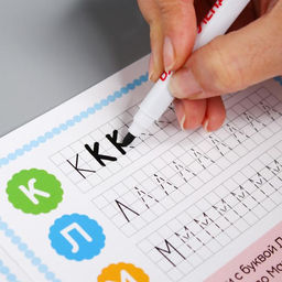 Книга «Напиши и сотри. Пишем буквы», 12 стр., А5, маркер, Маша и Медведь