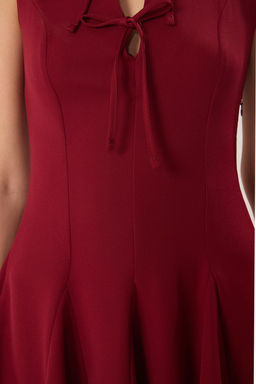 TRENDYOLMILLA Bordo Duz Etegi Belden Ac?lan Baglama Detayl? Mini Dokuma Elbise TWOSS25EL00747  фото 4