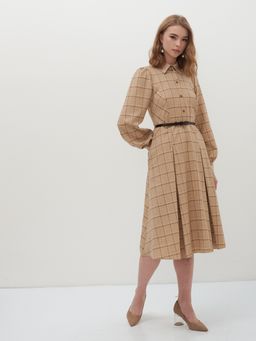 Платье с контрастным воротником и поясом