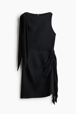 Vestido con escote barco y lazadas