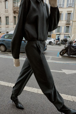 PINSTRIPE TROUSERS WITH ADJUSTABLE HEM - Zara фото 3