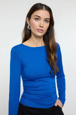 Trendyolmilla Antrasit Viskon/Yumusak Kumasl? Fitted Buzgu/Drape Detayl? Kay?k Yaka Esnek Orme Bluz TWOAW25BZ00225