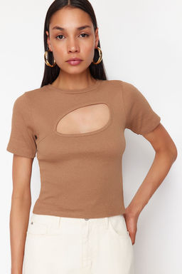 Trendyolmilla Siyah Cut Out Detayl? Fitted/Vucuda Oturan Bisiket Yaka Crop Fitilli Esnek Orme Bluz TWOSS22BZ0355  фото 23