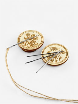 Игольница «Цветы» TEIRA, с магнитом, круглая, d=3 см, набор 2 шт., деревянная