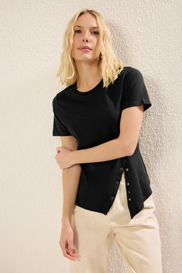 TRENDYOLMILLA Siyah %100 Pamuk Regular/Normal Kal?p C?tc?tl? Y?rtmac Detayl? Orme T-Shirt TWOSS25TS00029  фото 6