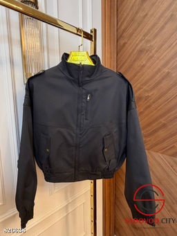 Куртка весенняя женская