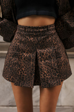 Kahverengi Mini Gabardin %100 Pamuk Leoparl? Sort Etek Sort & Bermuda TWOAW26SR00060 - Trendyolmilla фото 3