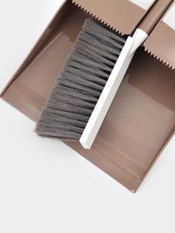 Набор для уборки: совок в комплекте с щёткой и встроенным водосгоном«Порядок», 34×24×9 см, МИКС