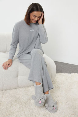 Trendyolmilla Gri Melanj Slogan Etiket Detayl? Waffle Kumas Orme Pijama Tak?m? THMAW25PT00022