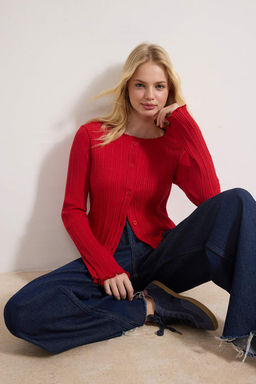 K?rm?z? Jakarl? Fitted/Vucuda Oturan Dugme Detayl? Esnek Orme Bluz TWOAW26BZ00046