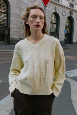 SOFT CABLE KNIT JUMPER - Zara фото 5