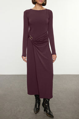 TRENDYOLMILLA Siyah Aksesuar Detayl? Fitted/Vucuda Otura Maxi Esnek Orme Elbise TWOAW25EL00462