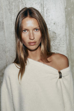 KNIT JUMPER WITH BROOCH - Zara фото 14