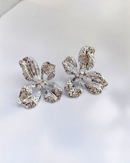 Стильные серьги