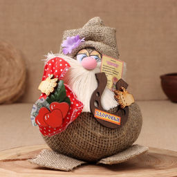 Фигурка - оберег «Домовой. Васек на мешковине, с красным мешком», 26×21×21 см