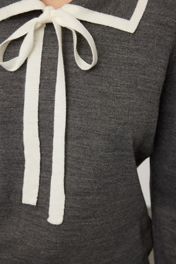 Antrasit Renk Bloklu Kurdele/Fiyonk Detayl? Triko Kazak TWOAW23KZ0039