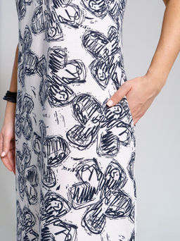 643 Платье "Цветы/молочный"