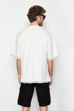 Ekru Oversize Dikis Detayl? %100 Pamuklu T-Shirt TMNSS24TS00094