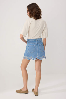 Mavi Brode Detayl? Mini Denim Etek TWOSS26ET00159 - Trendyolmilla фото 4