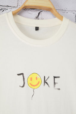 Trendyolmilla Man Ekru Oversize/Genis Kesim Joke Bask?l? K?sa Kollu %100 Pamuk T-Shirt TMNSS25TS00170  фото 4