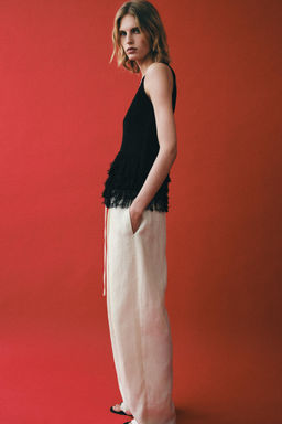 TOP PUNTO FLECOS / Negro