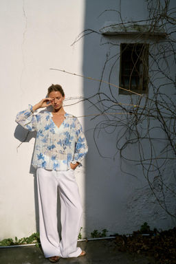 CAMISA ESTAMPADO FLORAL ABALORIOS / Azul / Blanco