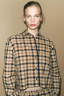 CHECKED CROPPED PYJAMA SHIRT - Zara фото 2