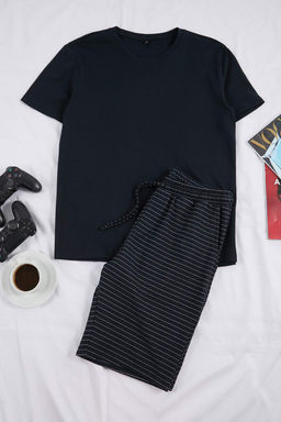 Koyu Lacivert Regular/Normal Kesim Alt Cizgili Orme Pijama Tak?m? TMNSS26PT00036
