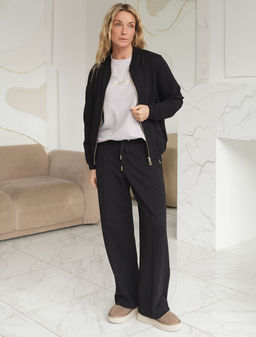 D49.015 Джемпер женский черный