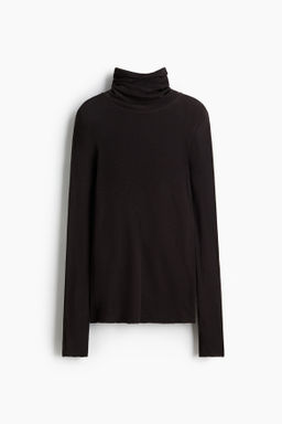 Top de lana con cuello alto
