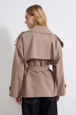 Vizon Yumusak Tuseli Kemerli Oversize Kruvaze Kapama Midi Trenckot TWOSS26TR00007 - Trendyolmilla фото 12
