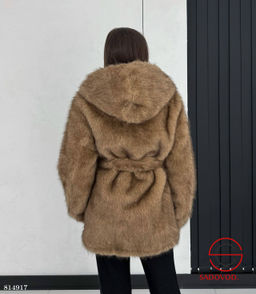 Шуба женская с искусственным мехом