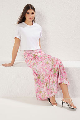 TRENDYOLMILLA Cok Renkli Batik Cicek Desenli Saten Kumas A-line Kal?p Midi Boy Dokuma Etek TWOSS25ET00034  фото 2